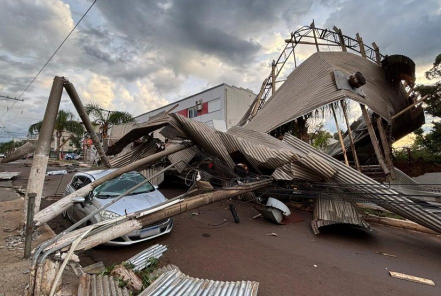 temporal-destroi-palmeira-das-missoes2C-rs3A-mais-de-2-mil-afetados2C-chuva-continua