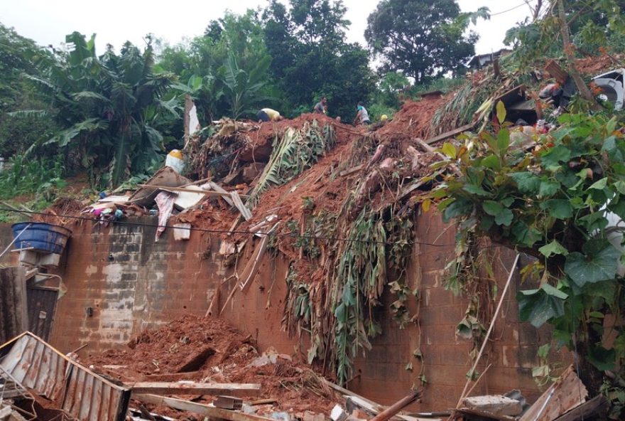 temporal-provoca-oito-mortes-em-ipatinga-e-cidade-decreta-calamidade-acompanhe-as-atualizacoes-no-diario-do-estado