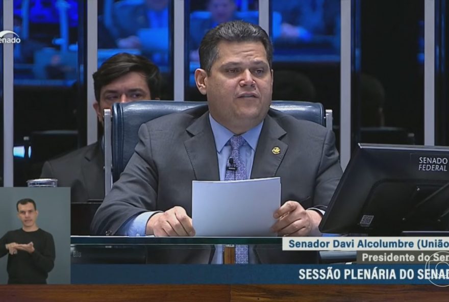 tensao-entre-congresso-e-governo3A-alcolumbre-cancela-sabatina-de-indicado-por-lula-ao-stf