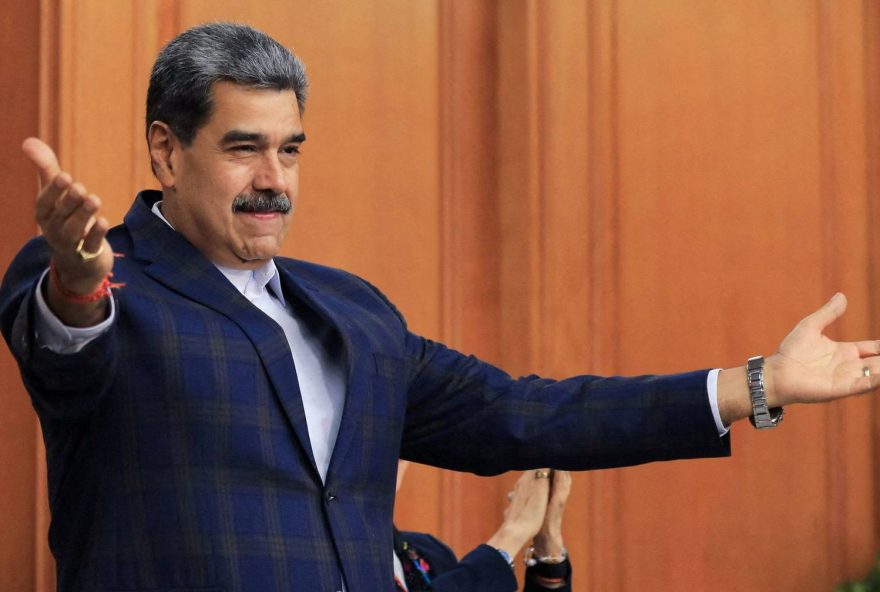 tensao-entre-eua-e-venezuela3A-bolsonaro-em-prisao-preventiva-apos-danificar-pulseira-eletronica