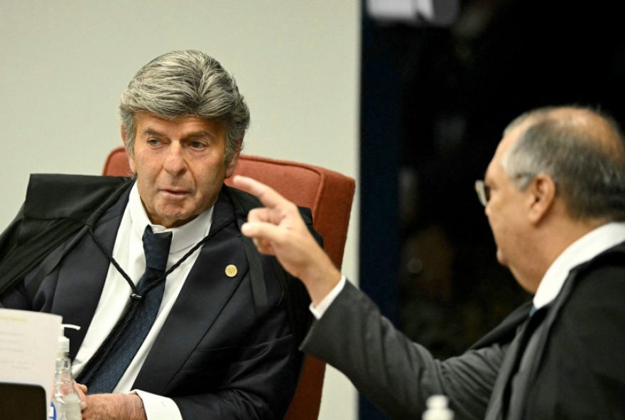 tensao-entre-fux-e-moraes-marca-julgamento-com-votos-pela-condenacao-de-bolsonaro