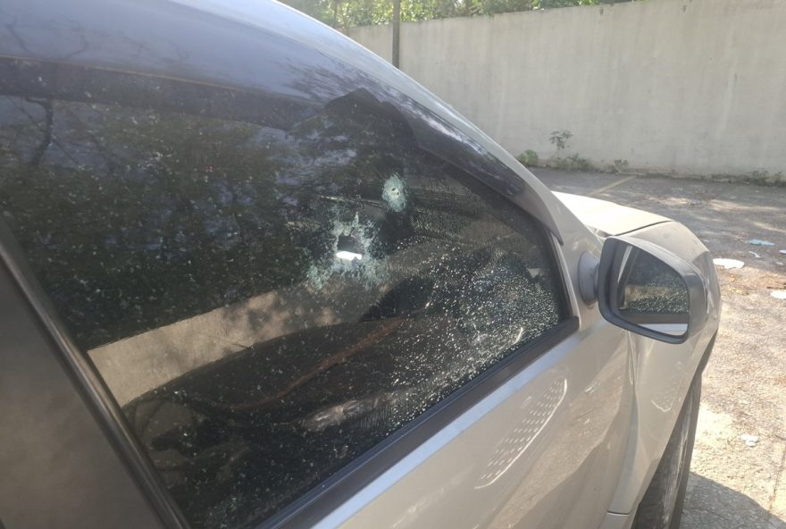 tentativa-de-execucao-choca-moradores-do-jardim-sulacap-no-rio3A-mulher-e-alvo-de-13-tiros-em-ataque-calculado3B-policia-investiga