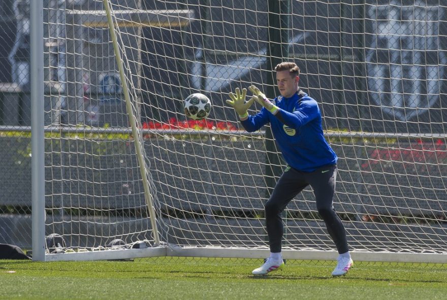 ter-stegen-perde-espaco-para-szczesny-e-joan-garcia-no-barcelona3A-galatasaray-interessado