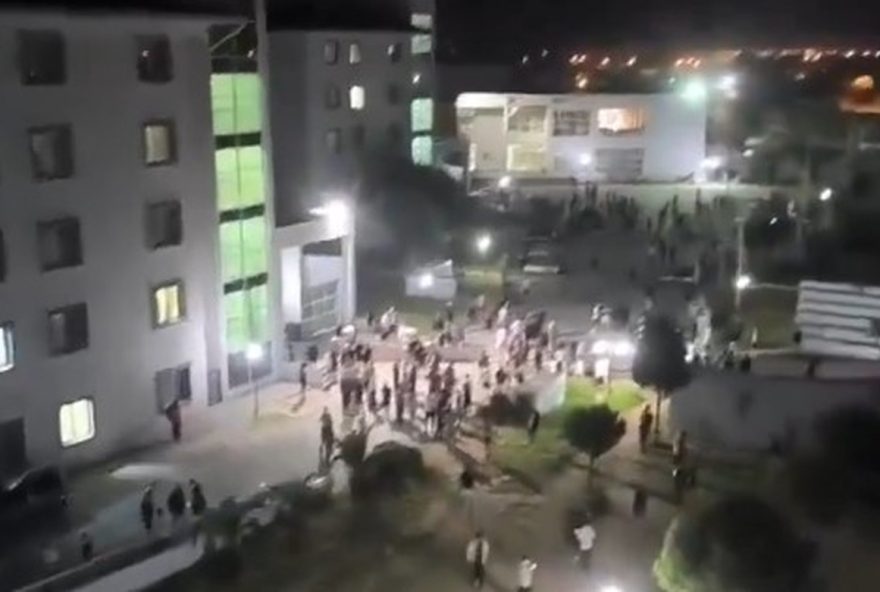 terremoto-na-turquia-deixa-um-morto-e-varios-feridos-em-localidade-costeira3B-videos