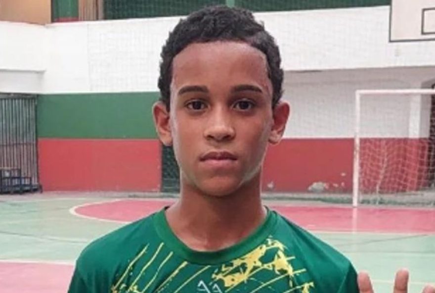 Thiago Menezes Flausino, tinha 13 anos de idade e foi executado com cinco tiros
(Foto: Reprodução)