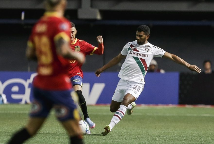 thiago-santos-pede-desculpas-por-falha-no-fluminense-e-promete-trabalhar-para-melhorar