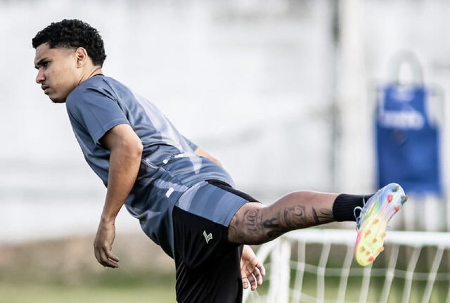 thiaguinho-treina-na-academia-e-tranquiliza-torcida-do-abc-apos-acidente thiaguinho-treina-na-academia-e-tranquiliza-torcida-do-abc-apos-acidente