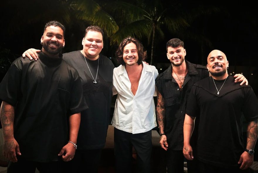 tiago-iorc-e-menos-e-mais-cantam-amei-te-ver-em-ritmo-de-samba3A-a-uniao-do-pop-com-o-pagode tiago-iorc-e-menos-e-mais-cantam-amei-te-ver-em-ritmo-de-samba3A-a-uniao-do-pop-com-o-pagode