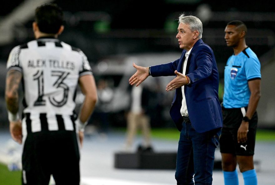 tiago-nunes-processa-botafogo-por-falta-de-pagamento3A-entenda-o-caso-em-detalhes
