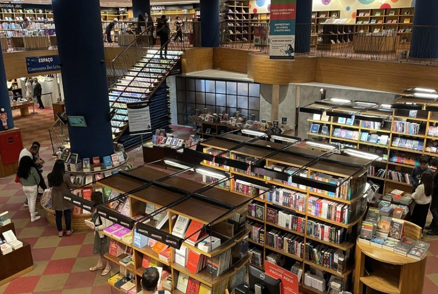 tiktok-revoluciona-mercado-literario-na-bienal-do-rio-com-o-booktok3A-veja-os-livros-mais-vendidos