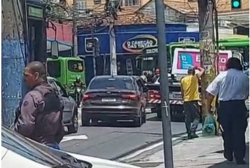 tiroteio-na-zona-norte-do-rio-gera-panico-e-impacta-transporte-publico3A-medidas-urgentes-sao-necessarias-para-garantir-seguranca-e-tranquilidade