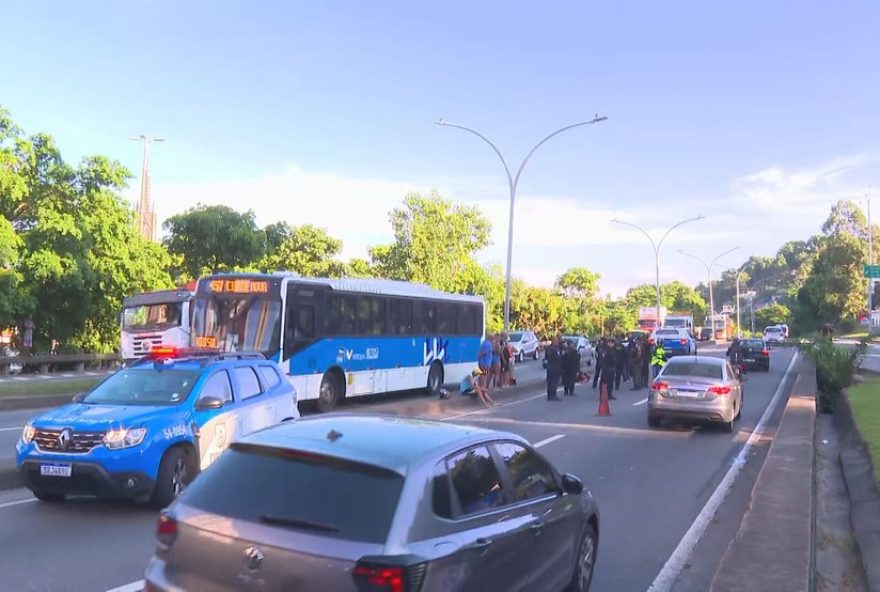 tiroteio-no-catumbi-resulta-na-morte-de-dois-homens-confronto-armado-no-rio-de-janeiro-gera-impacto-na-comunidade tiroteio-no-catumbi-resulta-na-morte-de-dois-homens-confronto-armado-no-rio-de-janeiro-gera-impacto-na-comunidade