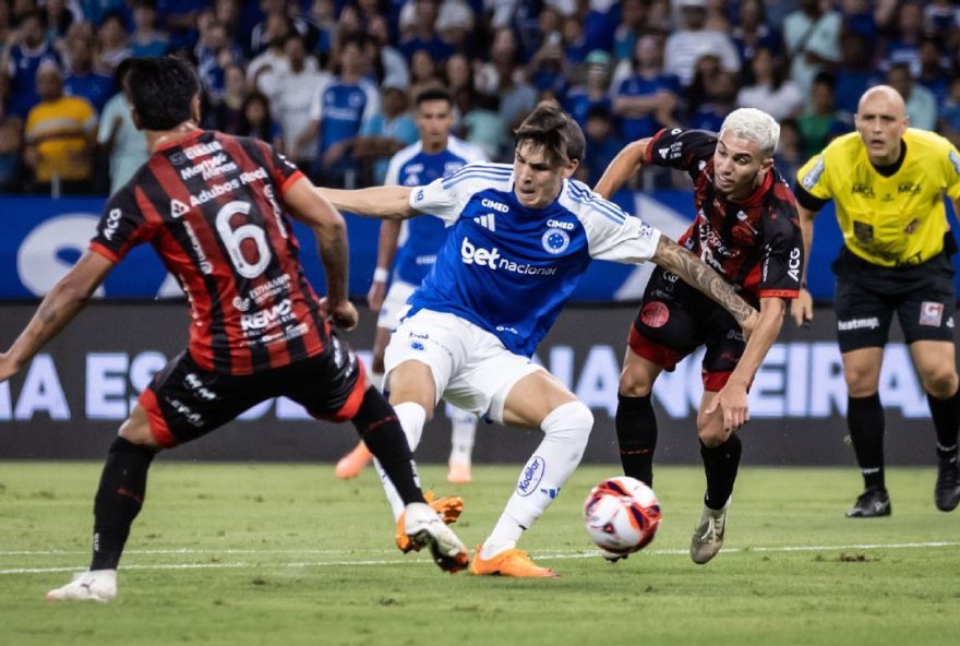 tite-perde-na-estreia-pelo-cruzeiro-contra-ex-comandado-e-estraga-festa-para-gerson tite-perde-na-estreia-pelo-cruzeiro-contra-ex-comandado-e-estraga-festa-para-gerson