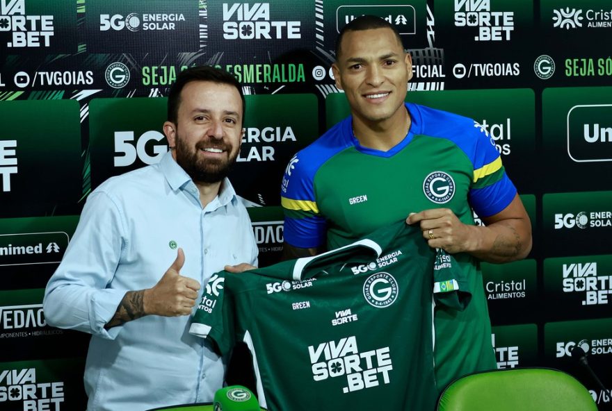 titi-chega-ao-goias-e-ja-esta-disponivel-para-estrear-contra-o-crb