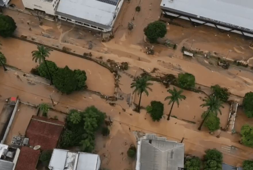 titulo-sugerido3A-0A0A22uba2C-mg3A-primeira-morte-por-leptospirose-e-confirmada-apos-enchentes22 titulo-sugerido3A-0A0A22uba2C-mg3A-primeira-morte-por-leptospirose-e-confirmada-apos-enchentes22