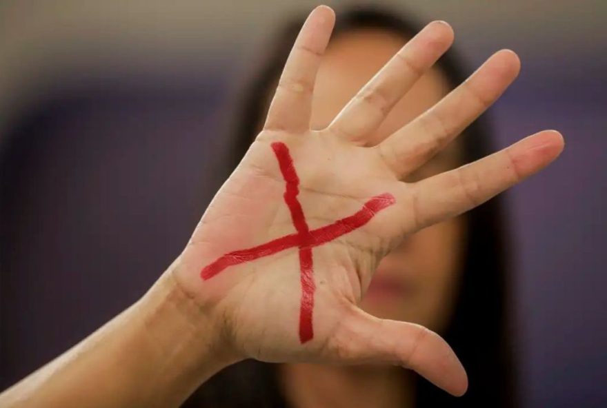 titulo-sugerido3A-22estudo-aponta3A-4725-dos-homicidios-de-mulheres-foram-cometidos-com-armas-de-fogo22