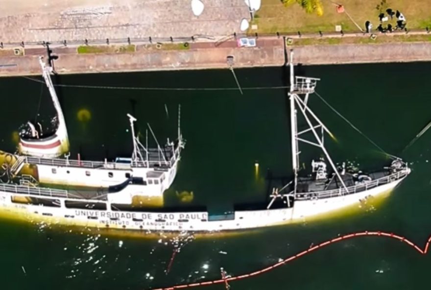 titulo-sugerido3A-22navio-historico-afunda-parcialmente-no-porto-de-santos2C-autoridades-investigam-causas22 titulo-sugerido3A-22navio-historico-afunda-parcialmente-no-porto-de-santos2C-autoridades-investigam-causas22