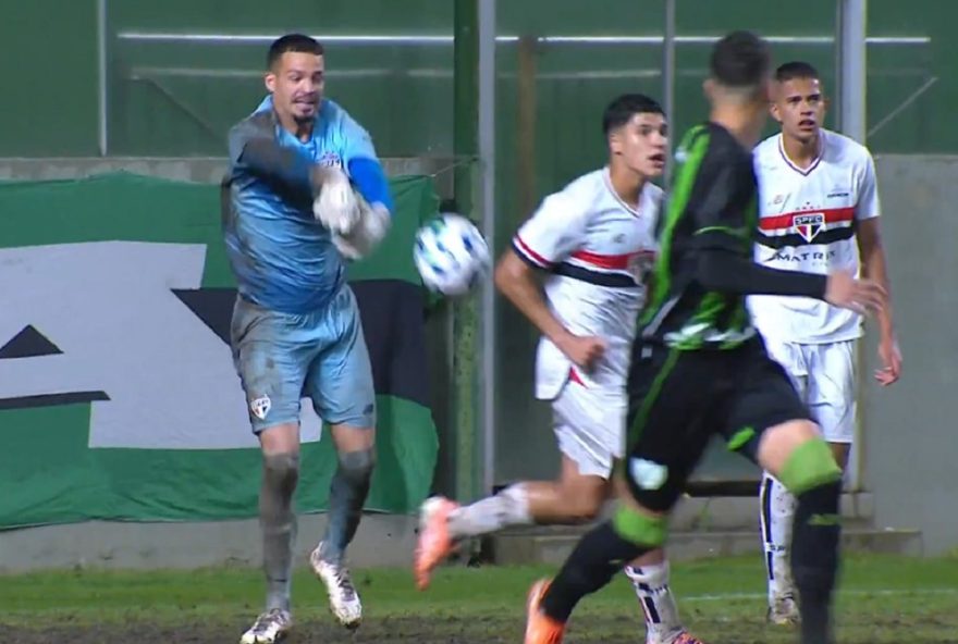 titulo-tricolor-na-copa-do-brasil-sub-20-com-gol-bizarro-do-goleiro-do-sao-paulo3B-veja-video-e-lance-polemico