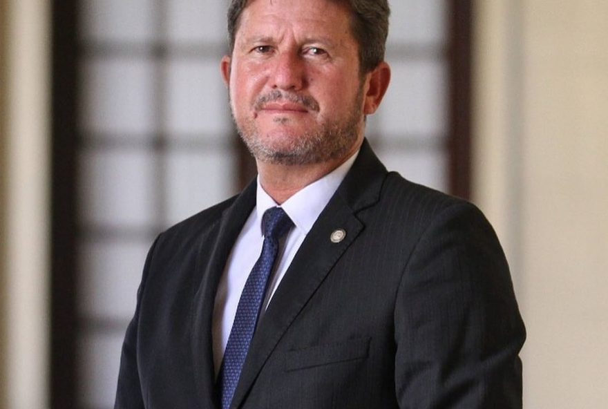 tj-rj-determina-afastamento-de-deputado-reu-por-crimes-graves