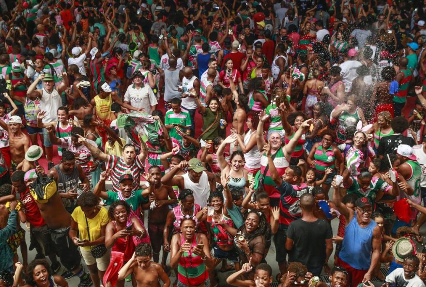 Psicóloga chama atenção para a necessidade de cultivar outros elementos saudáveis na rotina matinal, como acordar cedo e despertar tranquilamente. (Foto: Tânia Rêgo/Agência Brasil)