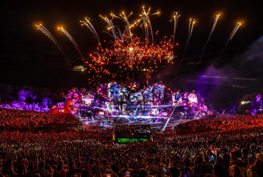 tomorrowland-brasil3A-30-vagas-abertas-para-trabalho-no-festival