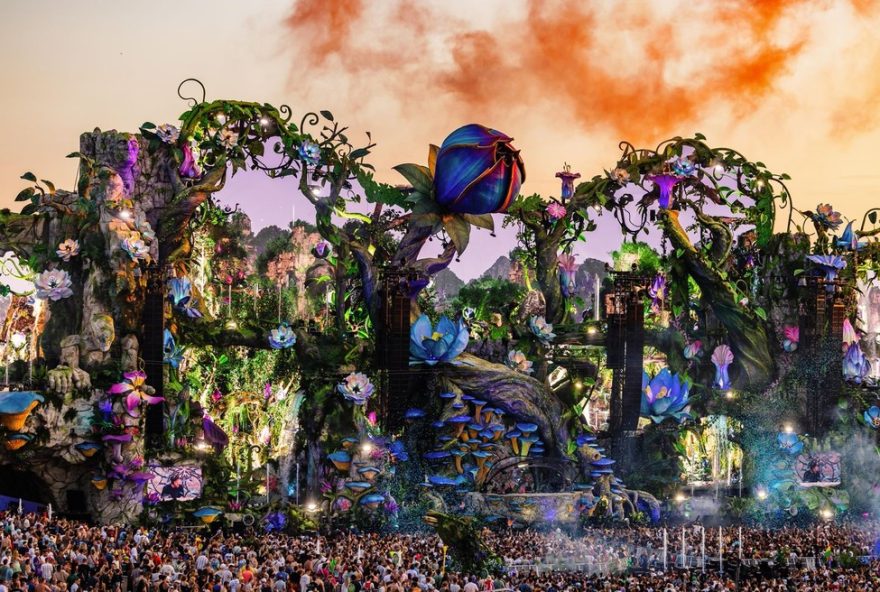 tomorrowland-toma-medidas-de-seguranca-apos-casos-de-intoxicacao-por-metanol-no-pais3A-o-que-voce-precisa-saber