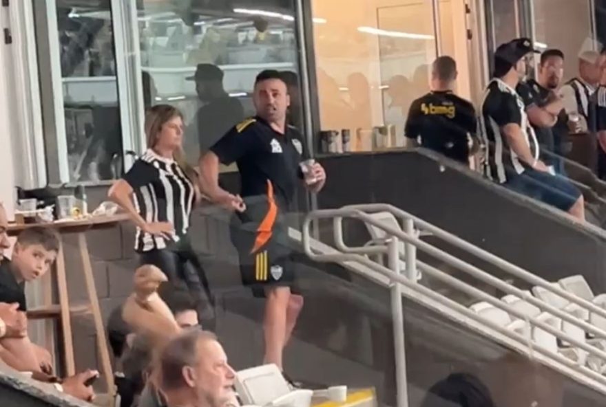 torcedor-do-atletico-mg-faz-gestos-racistas-em-direcao-ao-palmeiras3A-repercussoes-e-repudio