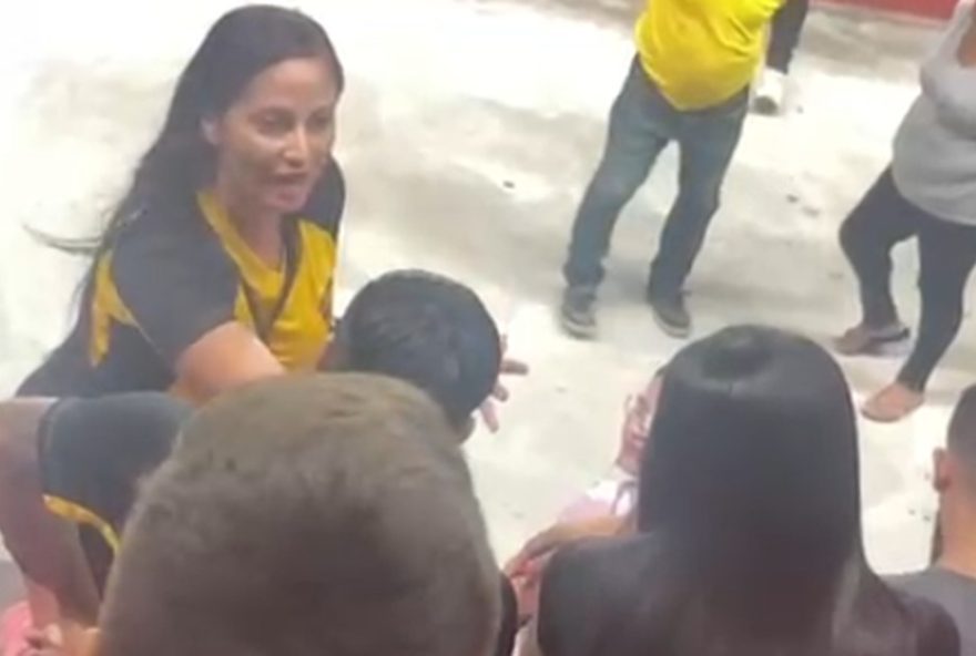 torcedora-descobre-traicao-no-estadio-e-confronta-marido-com-amante