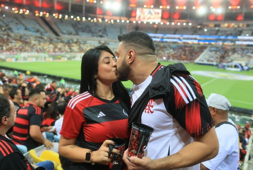 torcedora-do-flamengo-viraliza-e-ganha-viagem-para-final-da-libertadores3A-a-historia-de-mariana-souza torcedora-do-flamengo-viraliza-e-ganha-viagem-para-final-da-libertadores3A-a-historia-de-mariana-souza