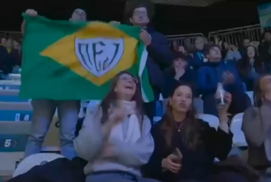 torcedores-da-jataiense-exibem-escudo-do-clube-nas-olimpiadas-de-inverno-de-20263B-video-surpreende torcedores-da-jataiense-exibem-escudo-do-clube-nas-olimpiadas-de-inverno-de-20263B-video-surpreende