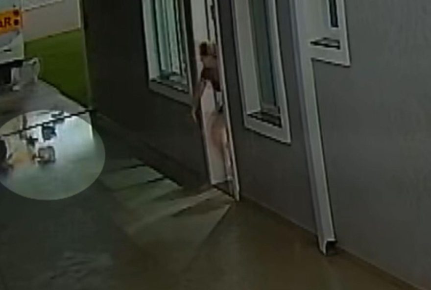 tornado-em-sao-jose-dos-pinhais3A-cachorro-e-arrastado-pela-forca-do-vento-imagens-impressionantes