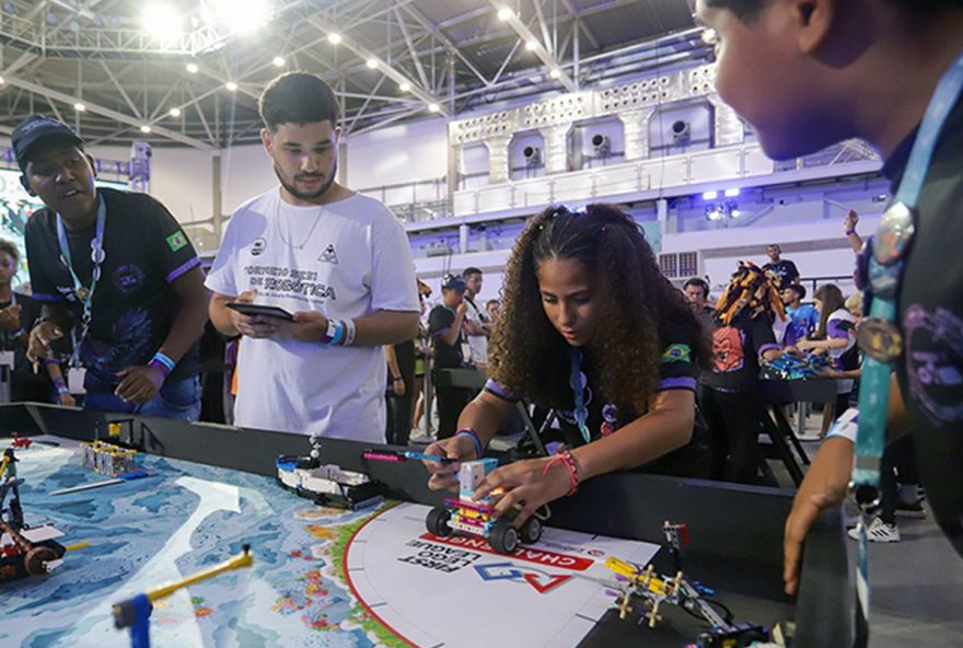 torneio-de-robotica-firjan-sesi-em-nova-iguacu-desafio-emocionante-para-jovens-talentos-da-tecnologia
