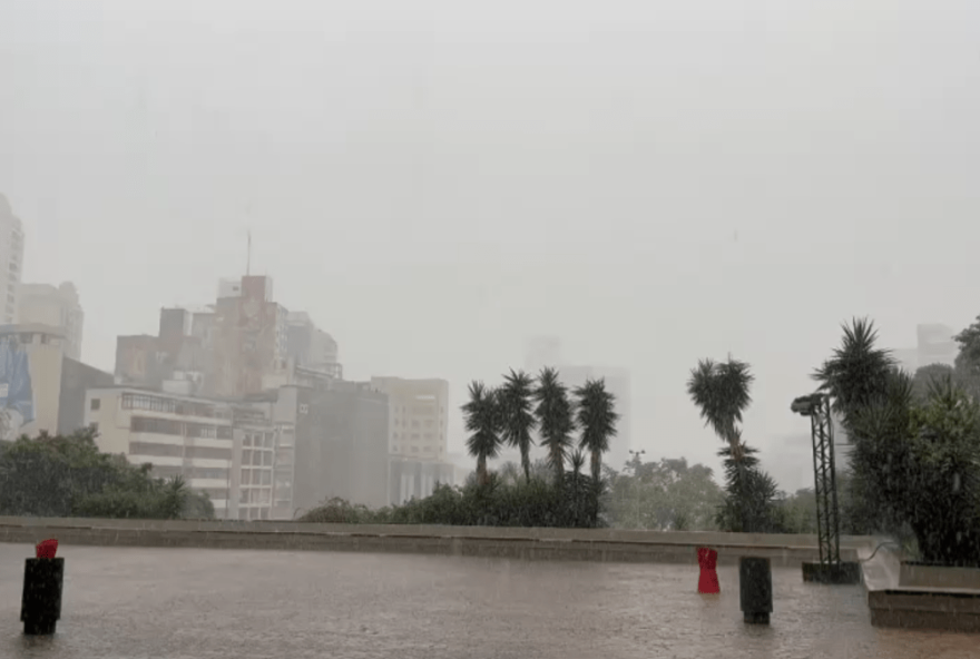 trabalhador-morre-durante-operacao-chuvas-em-sao-paulo3A-alerta-para-seguranca-no-trabalho