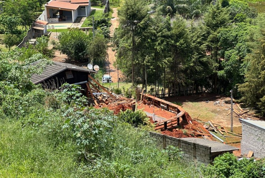 tragedia-com-deslizamento-em-taubate3A-vitimas-identificadas-e-sobrevivente-passara-por-nova-vistoria.-medidas-preventivas-em-analise