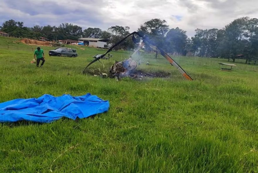 tragedia-em-de3A-helicoptero-de-pulverizacao-cai-em-fazenda2C-deixando-tres-mortos