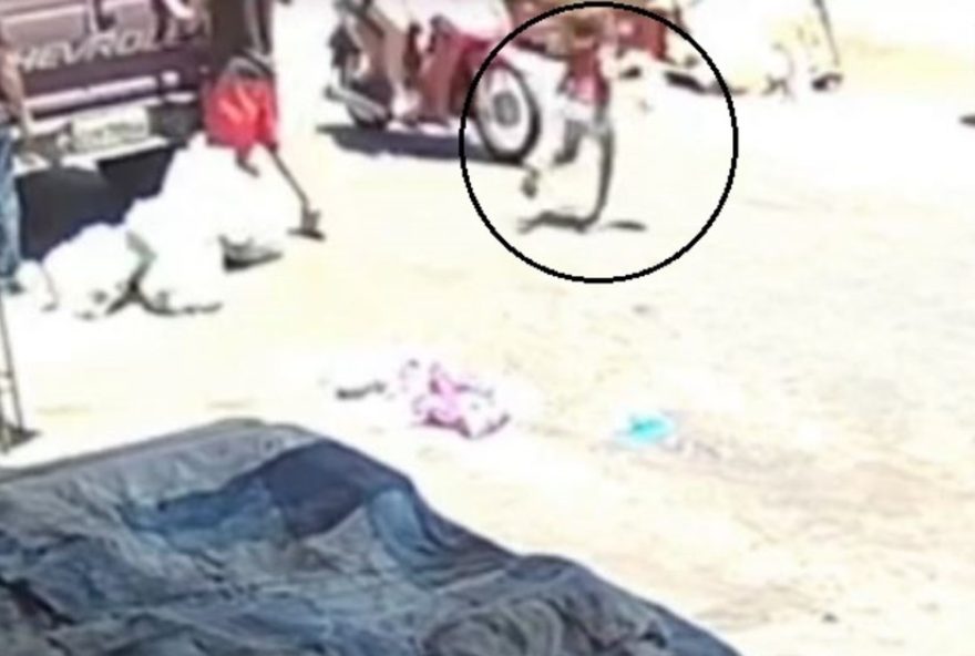 tragedia-em-juazeiro-do-norte3A-motocicleta-atropela-crianca-na-contramao-e-foge-sem-prestar-socorro tragedia-em-juazeiro-do-norte3A-motocicleta-atropela-crianca-na-contramao-e-foge-sem-prestar-socorro