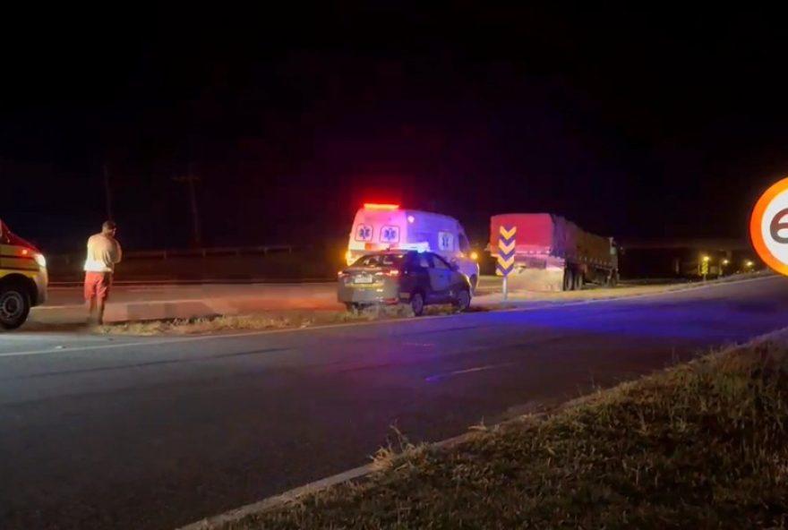 tragedia-em-mococa3A-motorista-morre-em-acidente-na-sp-340-com-vazamento-de-oleo-diesel