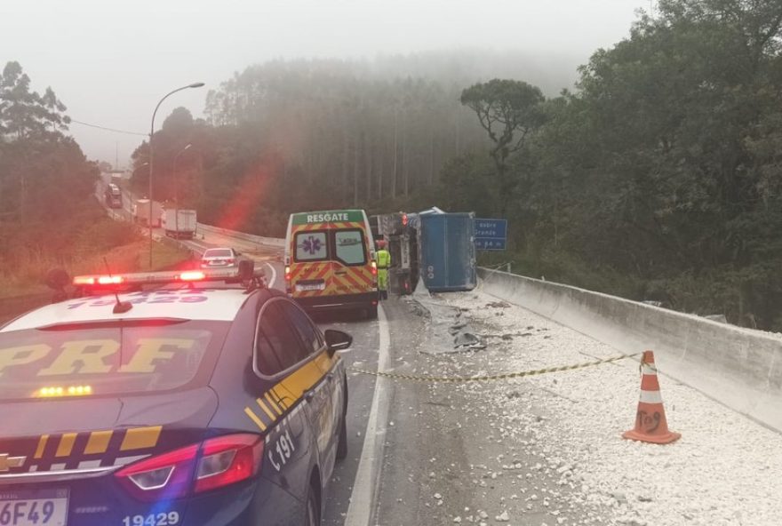 tragedia-na-br-1163A-caminhoneiro-morre-em-acidente-em-campina-grande-do-sul