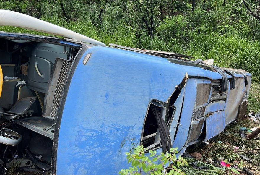 tragedia-na-br-153-tocantins3A-vitima-fatal-e-nove-feridos-em-acidente-de-onibus tragedia-na-br-153-tocantins3A-vitima-fatal-e-nove-feridos-em-acidente-de-onibus