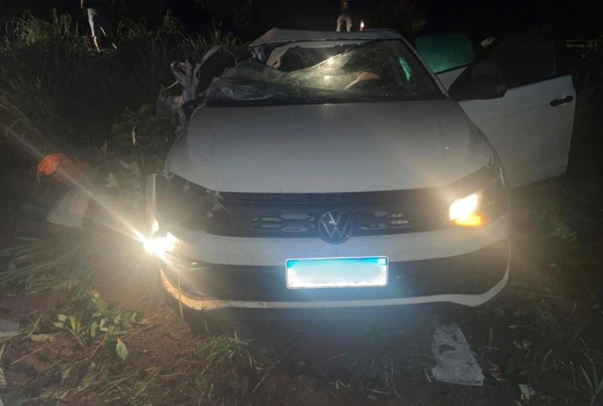 tragedia-na-br-1533A-mae-e-filho-morrem-em-batida-entre-carro-e-caminhao-em-porangatu2C-goias tragedia-na-br-1533A-mae-e-filho-morrem-em-batida-entre-carro-e-caminhao-em-porangatu2C-goias