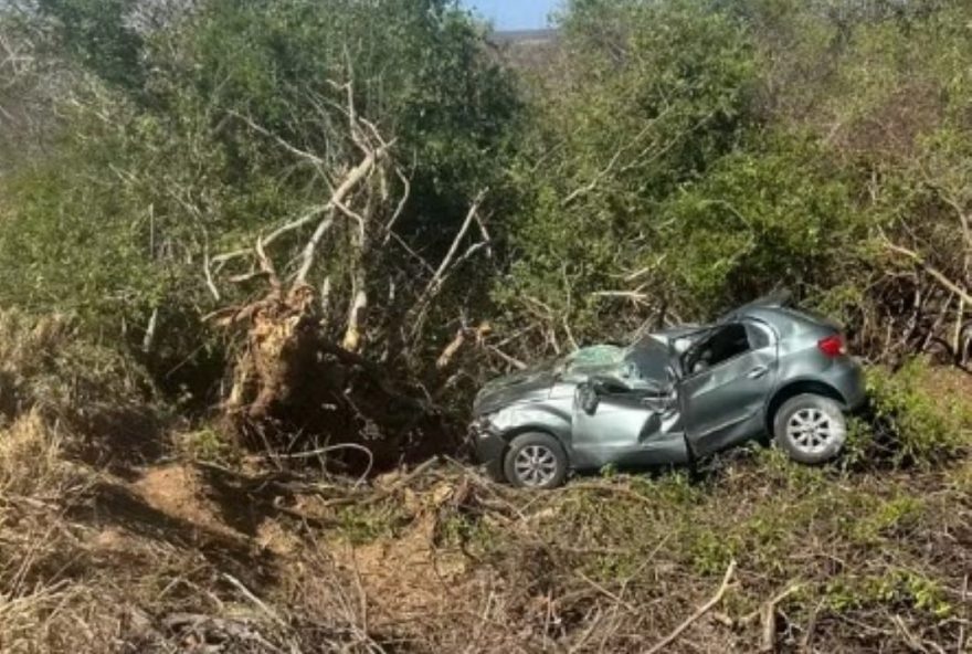 tragedia-na-br-3063A-professor-de-matematica-morre-em-capotamento-no-sertao-da-paraiba tragedia-na-br-3063A-professor-de-matematica-morre-em-capotamento-no-sertao-da-paraiba