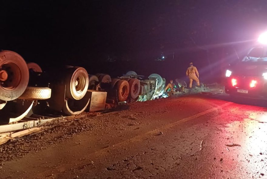 tragedia-na-br-364-em-jaru3A-caminhao-tomba-e-mata-crianca-e-adolescente-em-ro tragedia-na-br-364-em-jaru3A-caminhao-tomba-e-mata-crianca-e-adolescente-em-ro