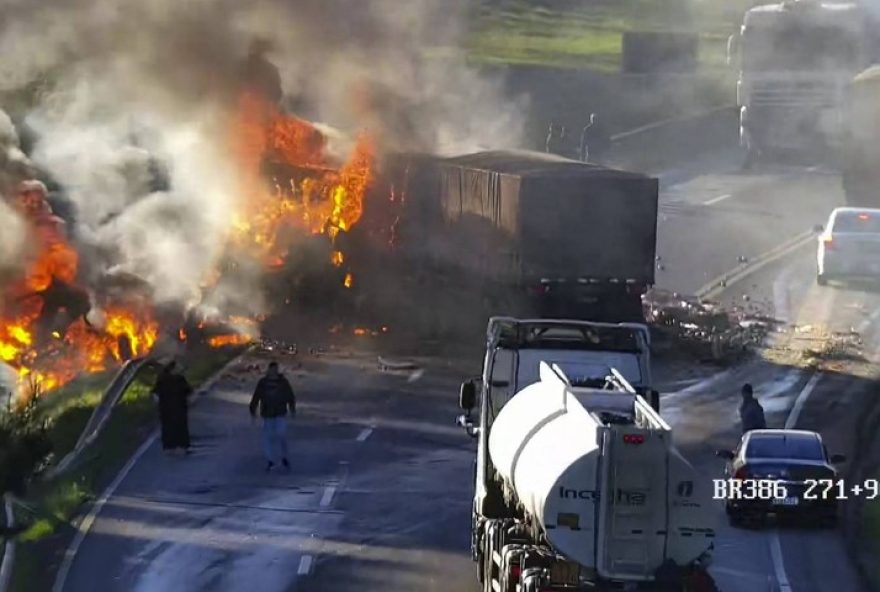 tragedia-na-br-3863A-acidente-com-caminhoes-resulta-em-duas-mortes-e-interdicao-da-rodovia-em-fontoura-xavier2C-rs