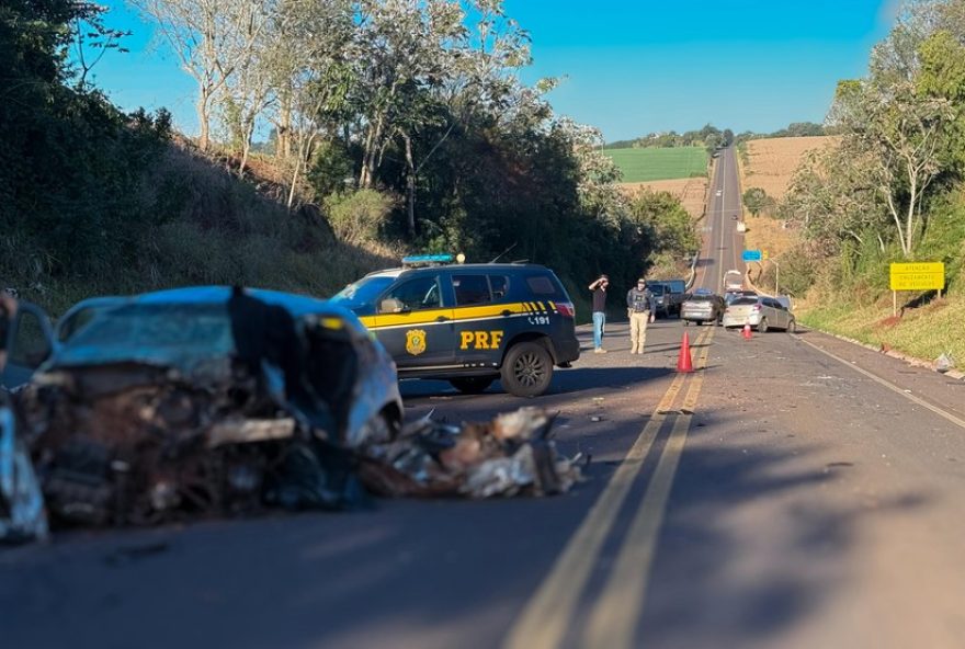 tragedia-na-br-4873A-pai-e-filho-perdem-suas-vidas-em-acidente-fatal-em-araruna2C-no-parana.-importancia-da-seguranca-no-transito