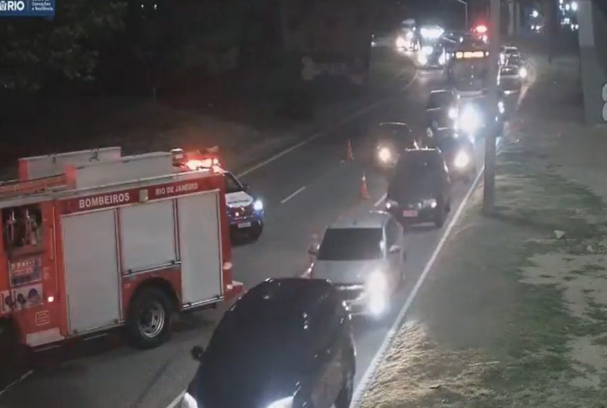 tragedia-na-ilha-do-governador3A-moto-explode-em-colisao-fatal-com-onibus-no-rio-de-janeiro tragedia-na-ilha-do-governador3A-moto-explode-em-colisao-fatal-com-onibus-no-rio-de-janeiro