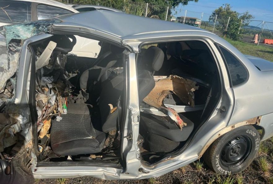 tragedia-na-pr-2183A-tres-jovens-mortos-e-um-ferido-em-acidente-no-parana tragedia-na-pr-2183A-tres-jovens-mortos-e-um-ferido-em-acidente-no-parana