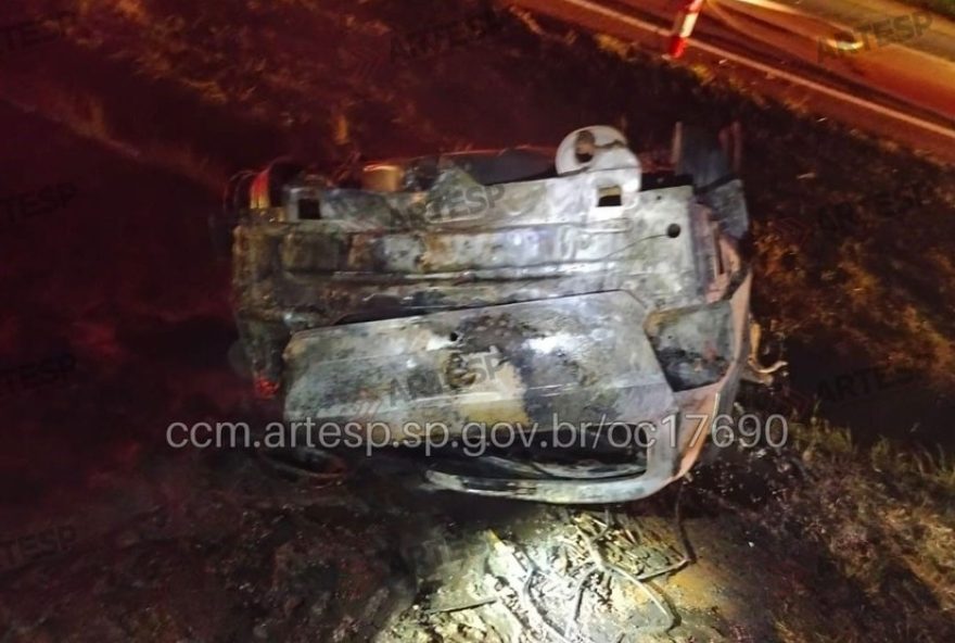 tragedia-na-sp-3003A-motorista-morre-em-colisao-com-onibus-e-incendio-em-sao-manuel tragedia-na-sp-3003A-motorista-morre-em-colisao-com-onibus-e-incendio-em-sao-manuel