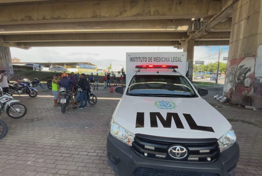 tragedia-no-recife3A-morte-de-motociclista-e-garupa-em-queda-do-viaduto-tancredo-neves-alerta-para-seguranca-no-transito