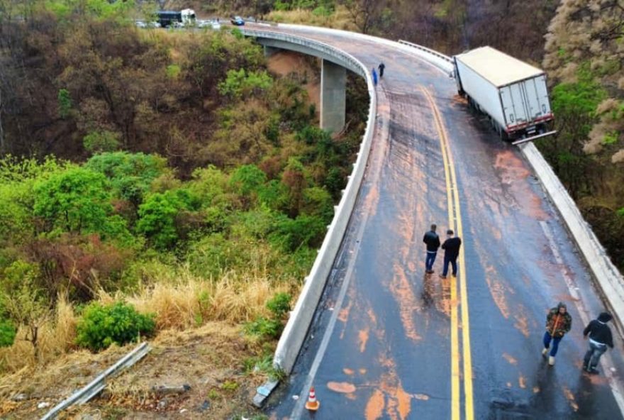 transito-liberado-na-br-365-em-montes-claros-apos-acidente3A-confira-dicas-de-prevencao