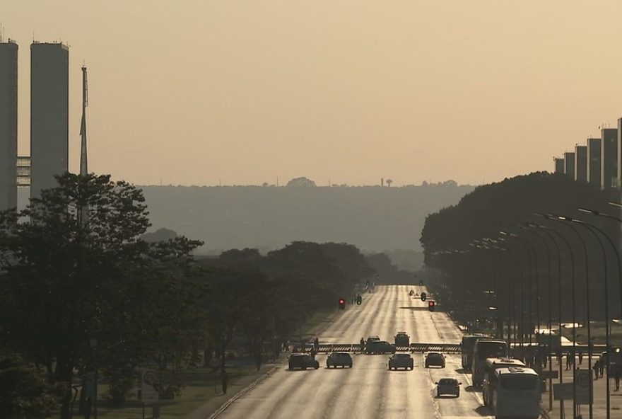 transito-na-esplanada3A-vias-n1-e-s1-serao-fechadas-para-chegada-do-presidente-da-indonesia-em-brasilia-saiba-mais